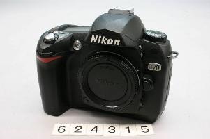 Nikon D70 